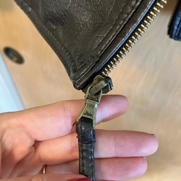 leather jacket - Picture 4 of 7